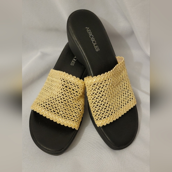 Aerosoles Black & Yellow Slip On Woven Top Sandals Size 10M - Picture 1 of 10